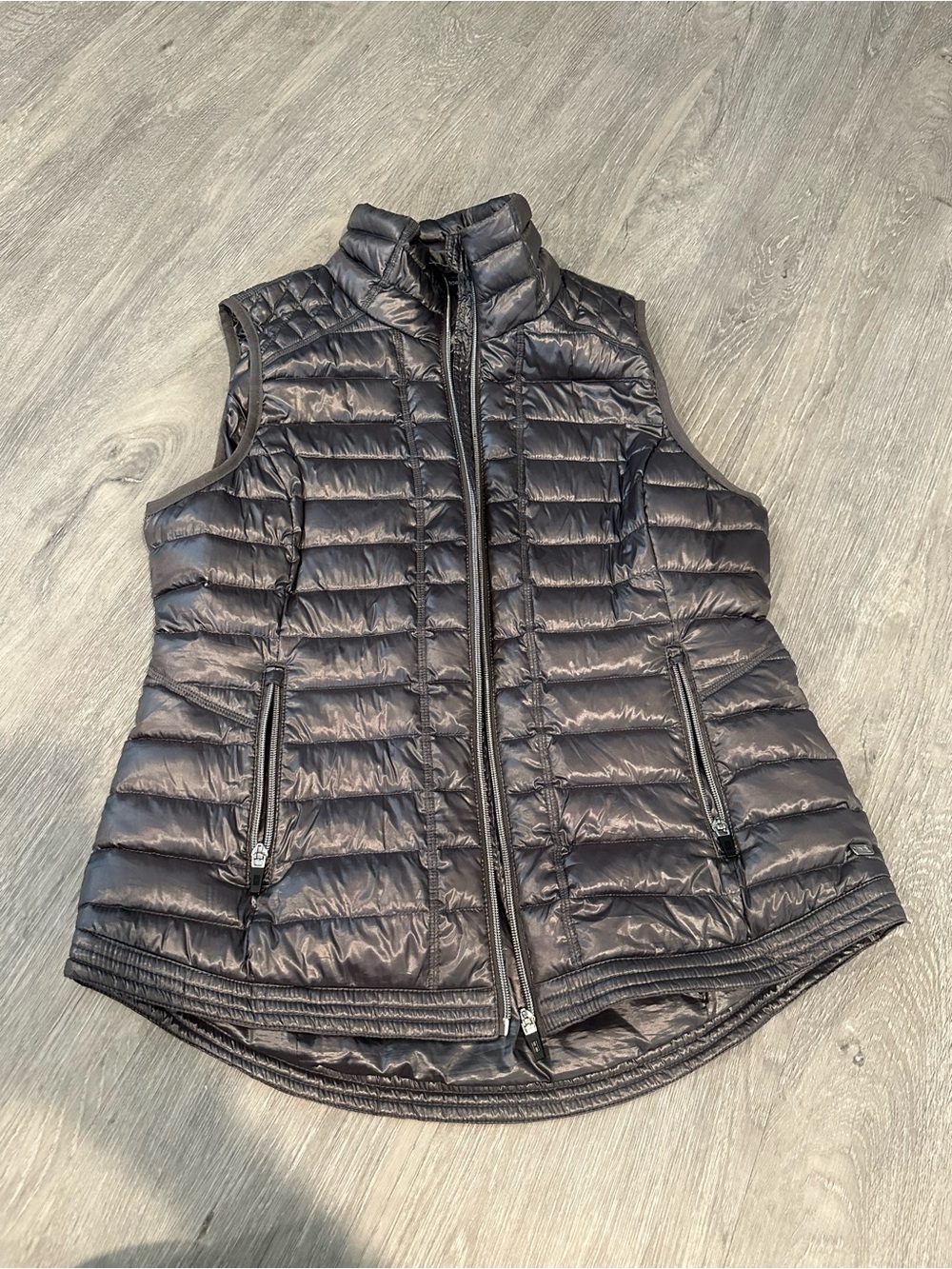 Tommy Hilfiger Puffer Vest-Size Large.